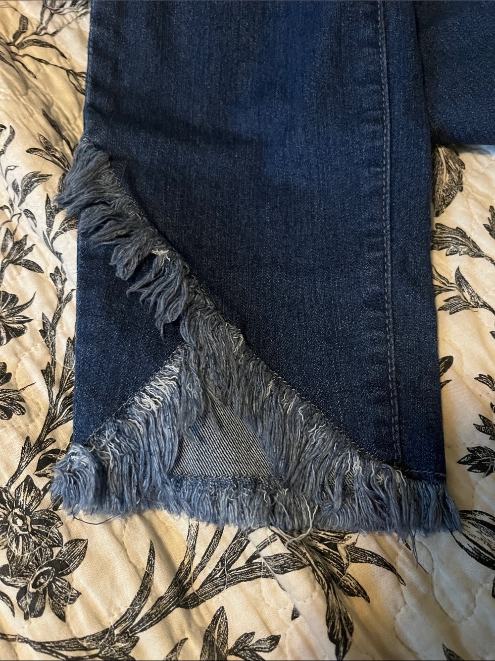 1822 Denim Dark Blue Cropped Frayed Hem Jeans - Picture 3 of 4